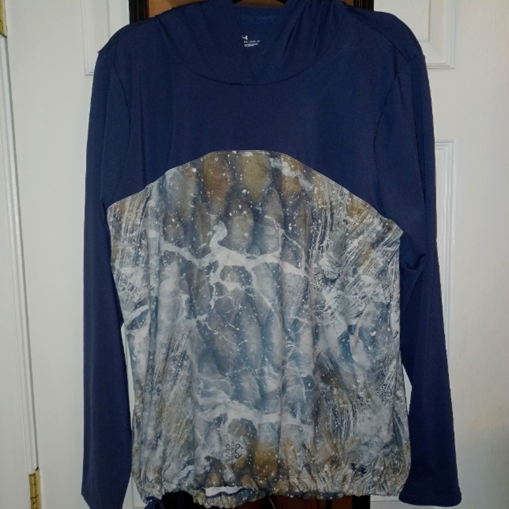 Dark blue/Grey and Camo Under Armour Sports top